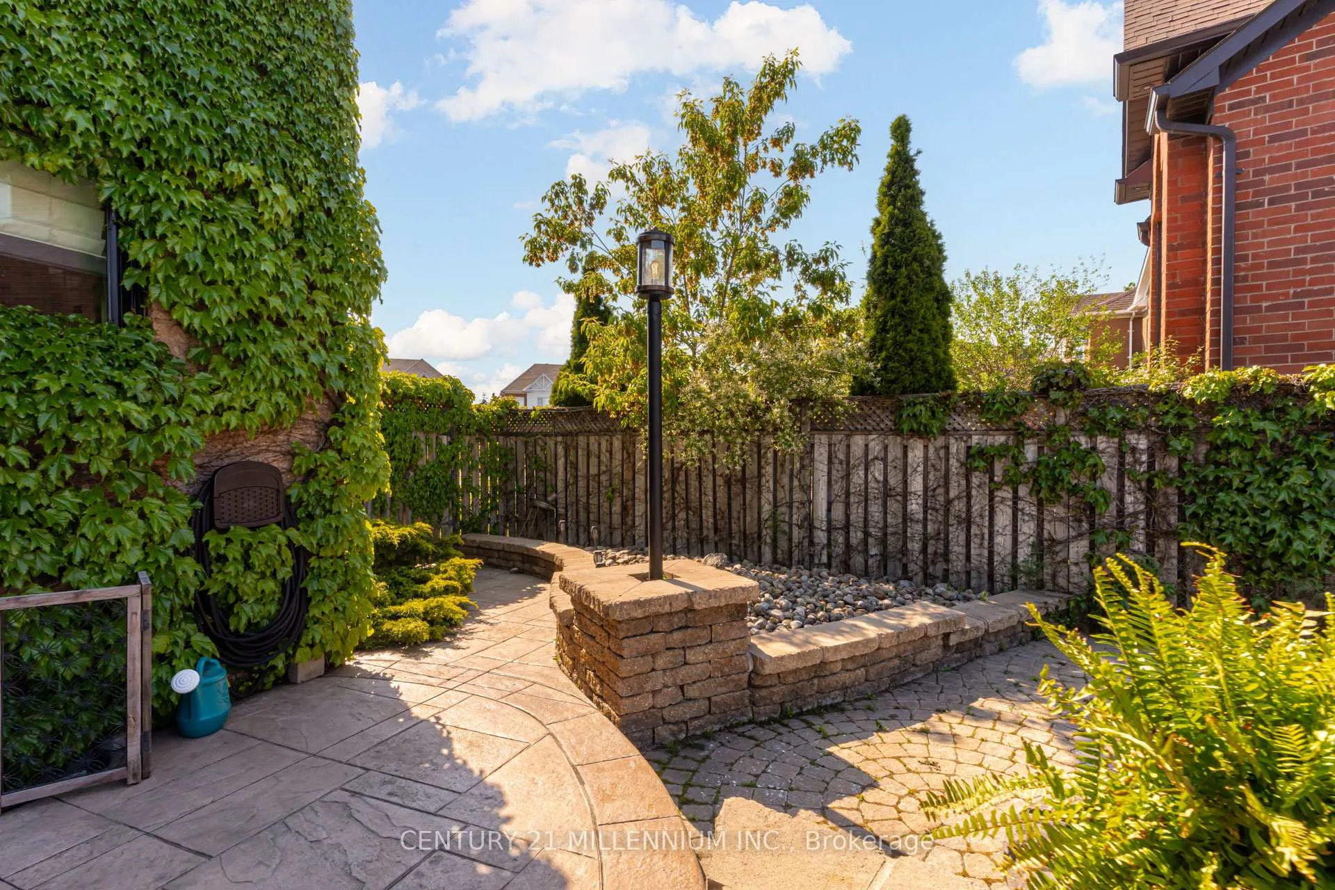 Photo 15 of 38 Hillson Court, Brampton, Vales of Castlemore — HOMEH