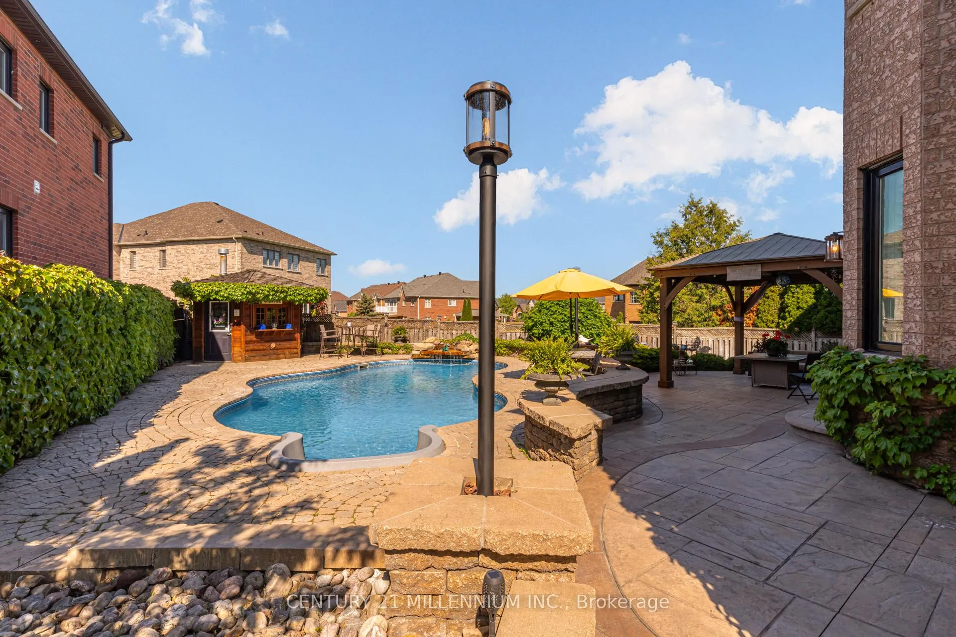 Photo 16 of 38 Hillson Court, Brampton, Vales of Castlemore — HOMEH