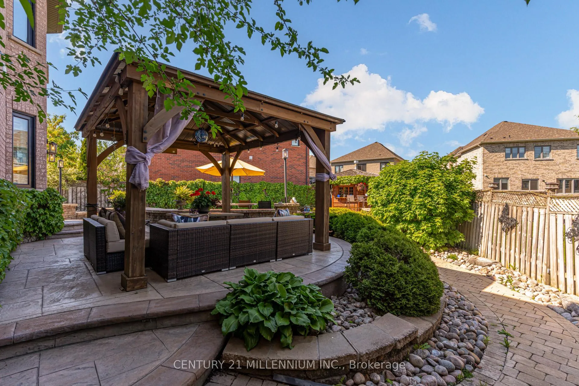 Photo 18 of 38 Hillson Court, Brampton, Vales of Castlemore — HOMEH