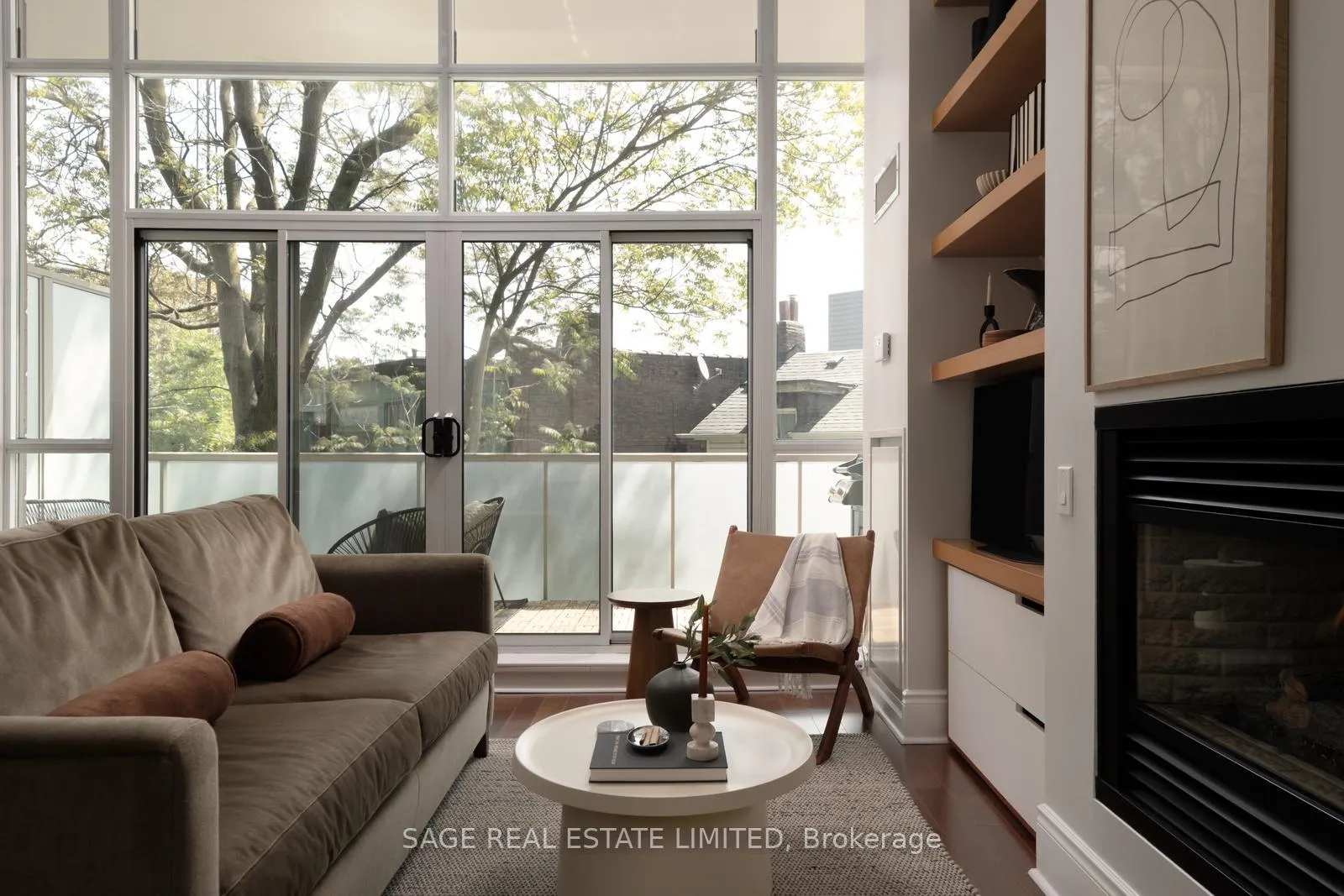 Photo 3 of Unit 210, 437 Roncesvalles Avenue, Toronto, Roncesvalles — HOMEH