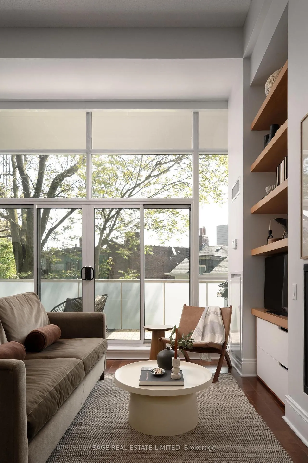 Photo 4 of Unit 210, 437 Roncesvalles Avenue, Toronto, Roncesvalles — HOMEH