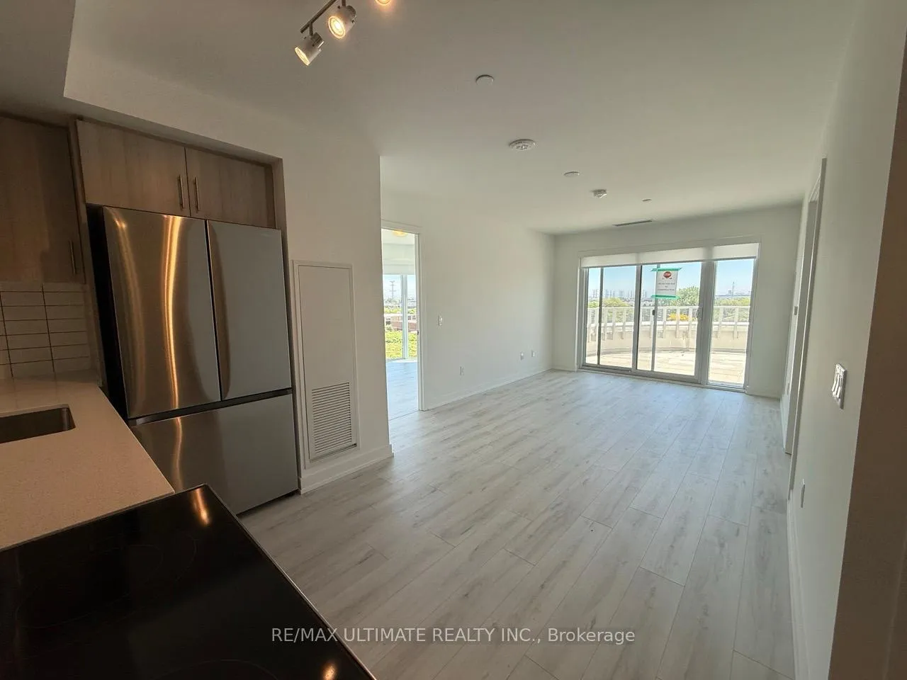 Photo 1 of Unit 503, 1010 Sandy Beach Road, Pickering, Bay Ridges — HOMEH