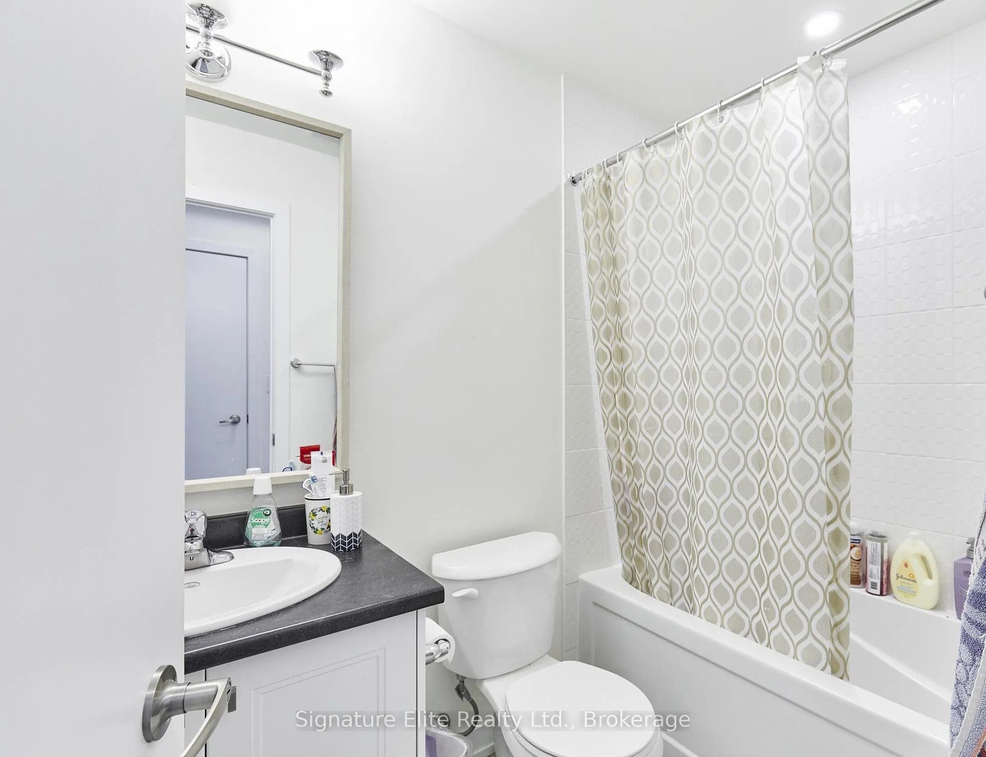 Photo 13 of Unit 2002, 160 Densmore Road, Cobourg — HOMEH