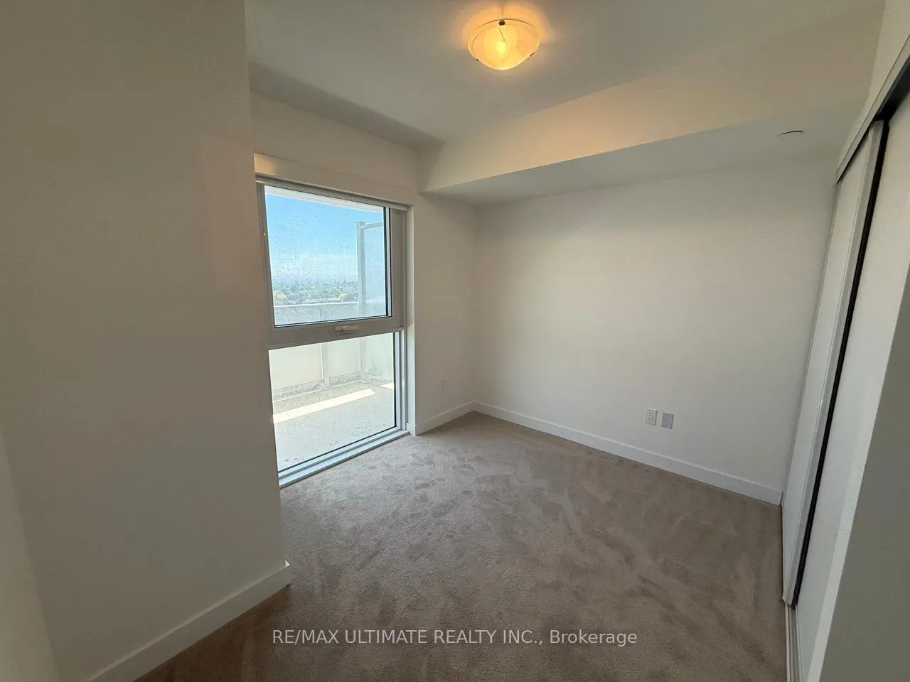 Photo 6 of Unit 1105, 1010 Sandy Beach Road, Pickering, Bay Ridges — HOMEH