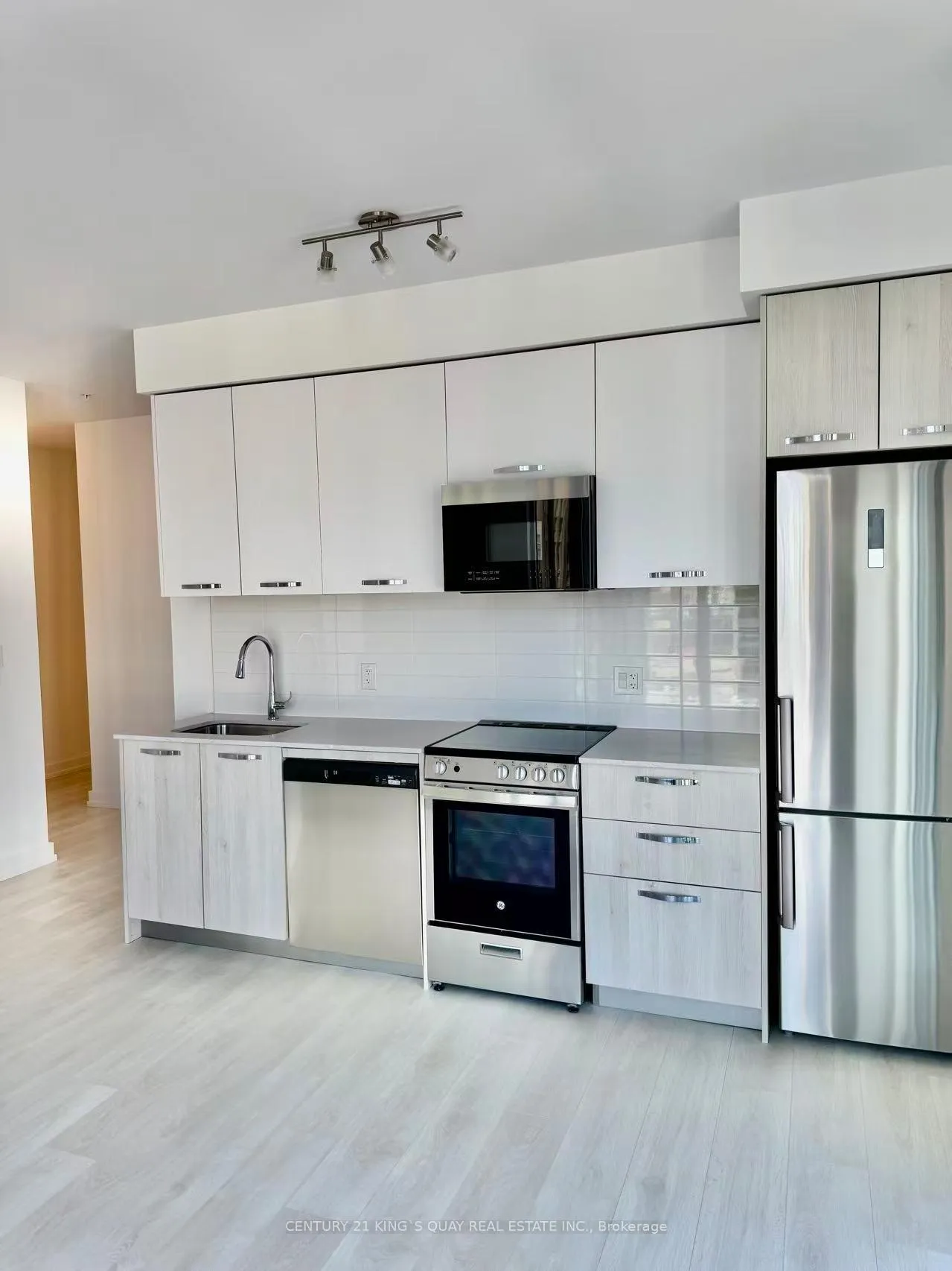 Photo 13 of Unit 1002, 75 James Street S, Hamilton, Corktown — HOMEH