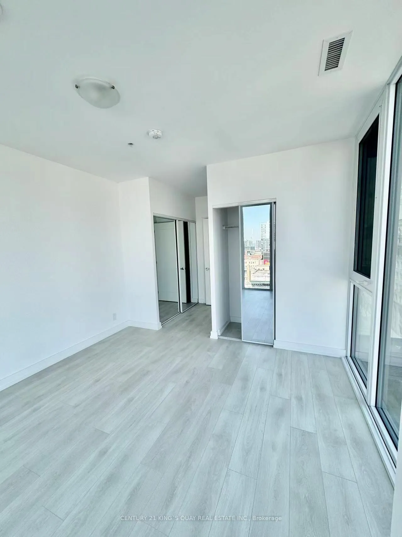 Photo 14 of Unit 1002, 75 James Street S, Hamilton, Corktown — HOMEH
