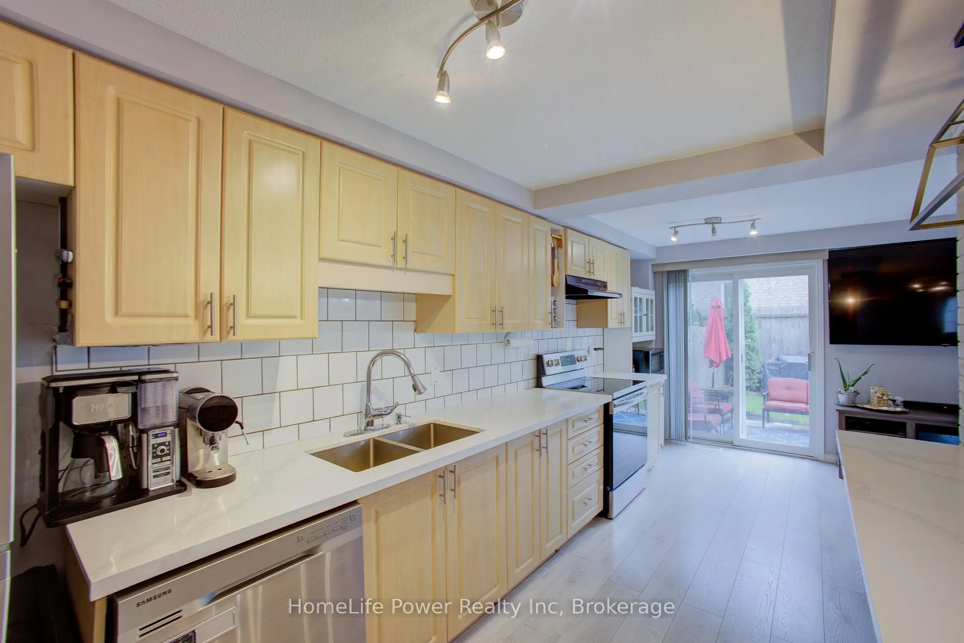 Photo 4 of 53 Prosperity Drive, Kitchener, Larentian West — HOMEH