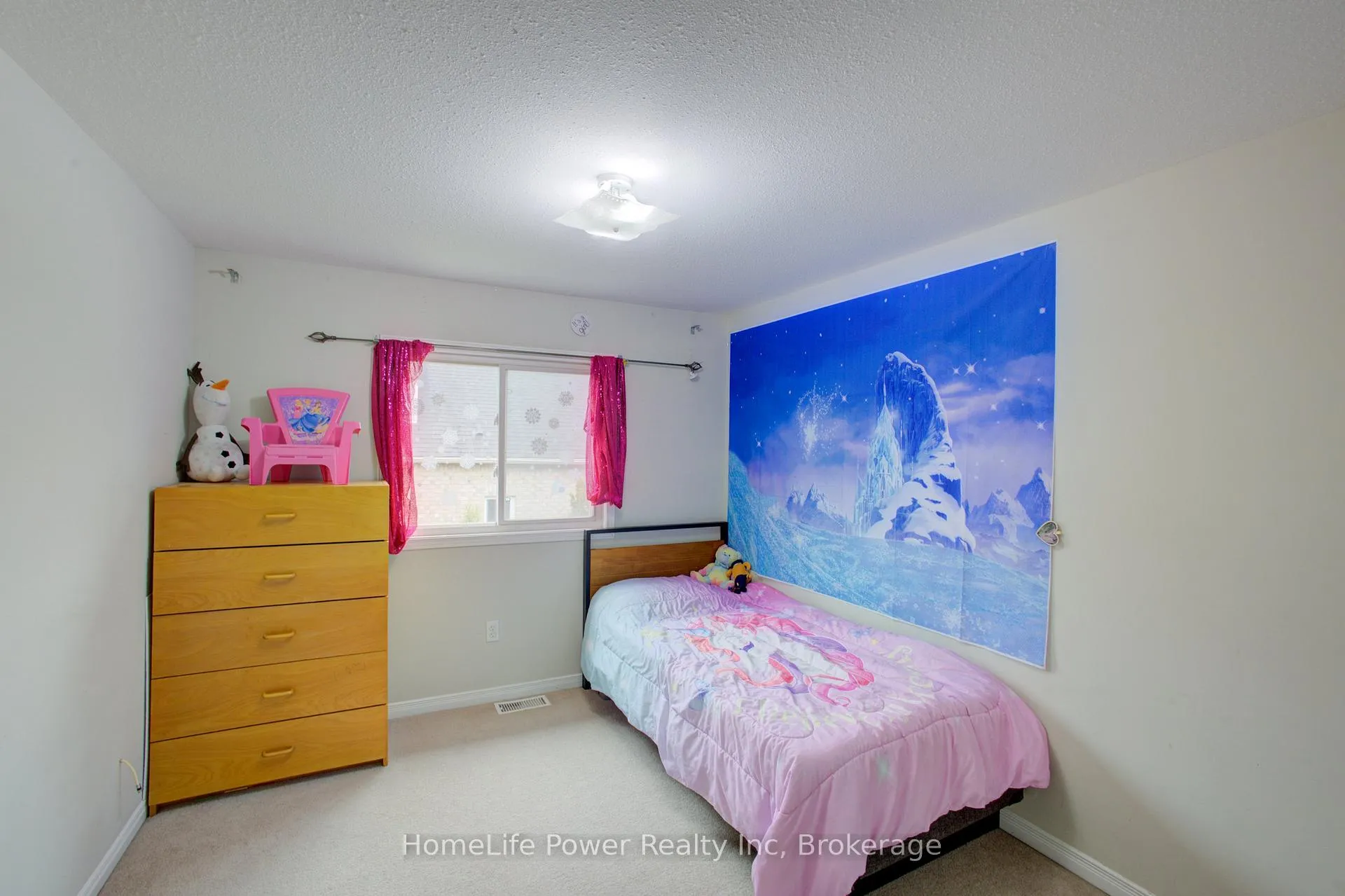 Photo 17 of 53 Prosperity Drive, Kitchener, Larentian West — HOMEH