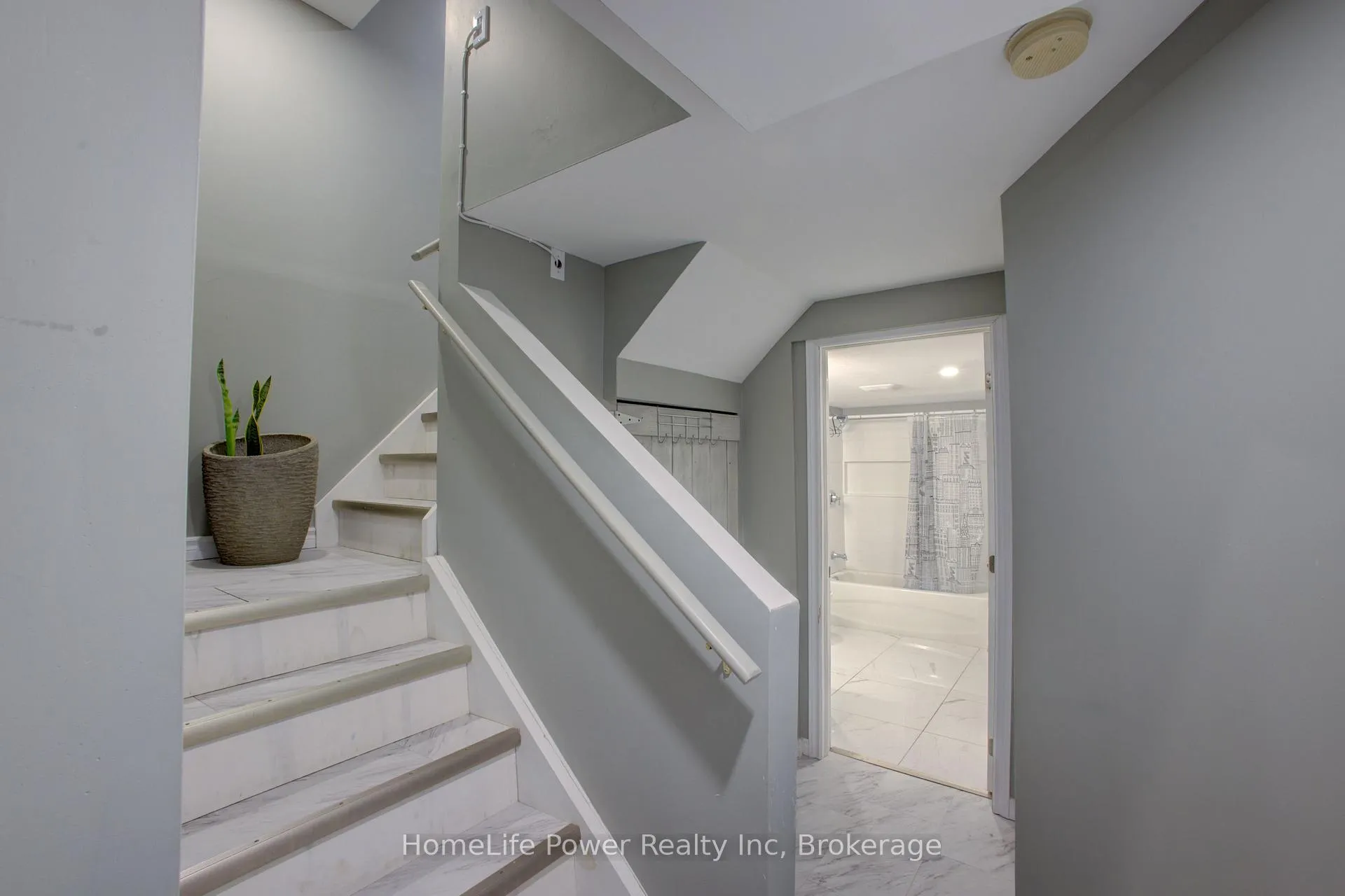 Photo 18 of 53 Prosperity Drive, Kitchener, Larentian West — HOMEH