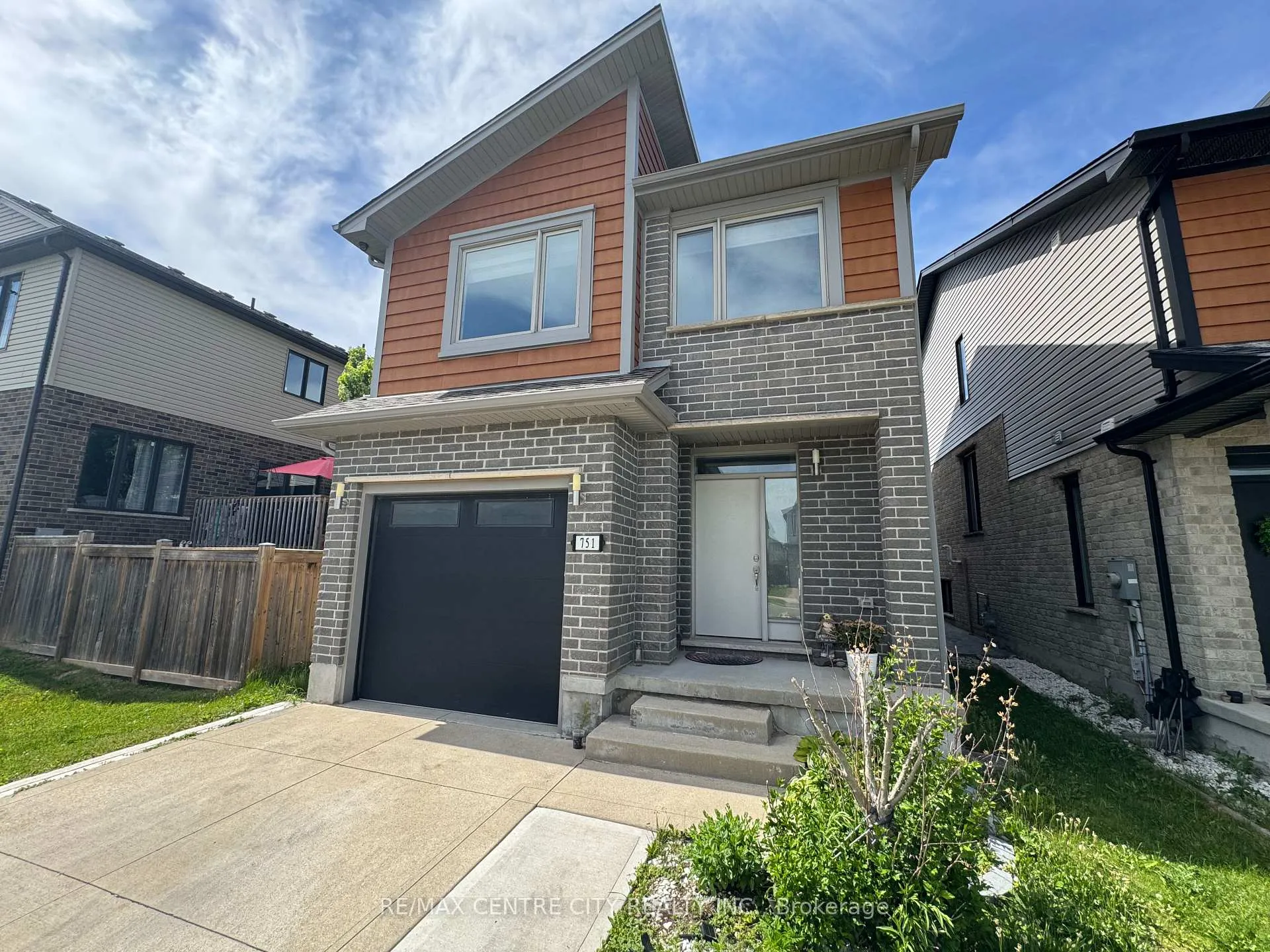 Photo 2 of 751 Freeport Street, London, North E — HOMEH