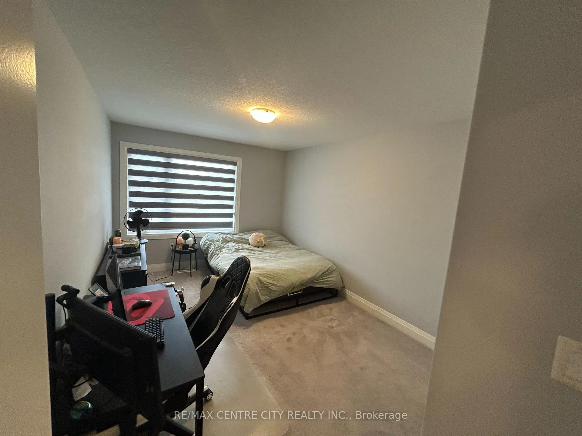 Photo 16 of 751 Freeport Street, London, North E — HOMEH