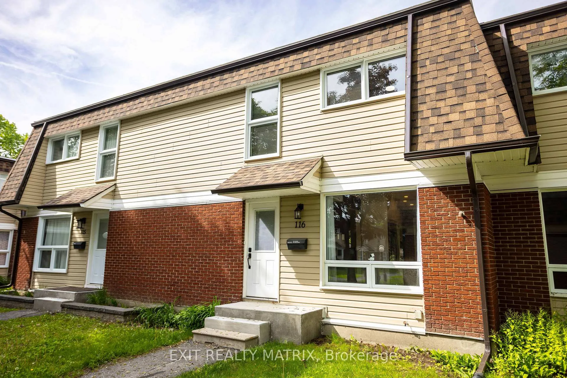 Front of Unit 47, 116 Rutherford Court