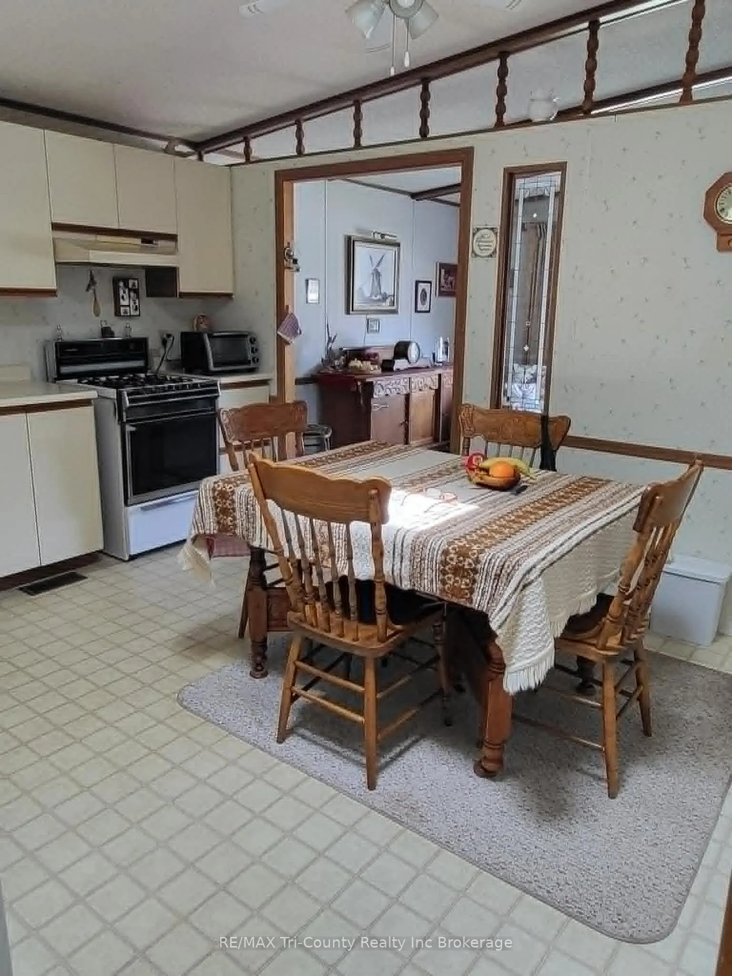Photo 4 of 21 5th Street, Norfolk, Rural Middleton — HOMEH