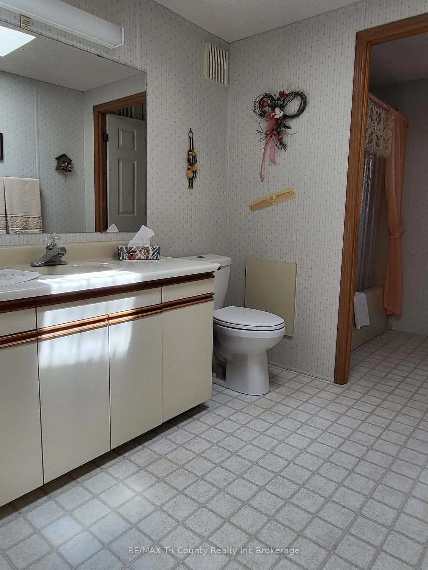 Photo 10 of 21 5th Street, Norfolk, Rural Middleton — HOMEH