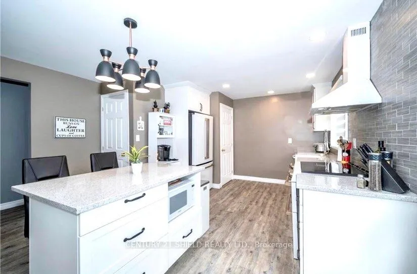 Photo 2 of 1336 Alfred Street, Cornwall — HOMEH