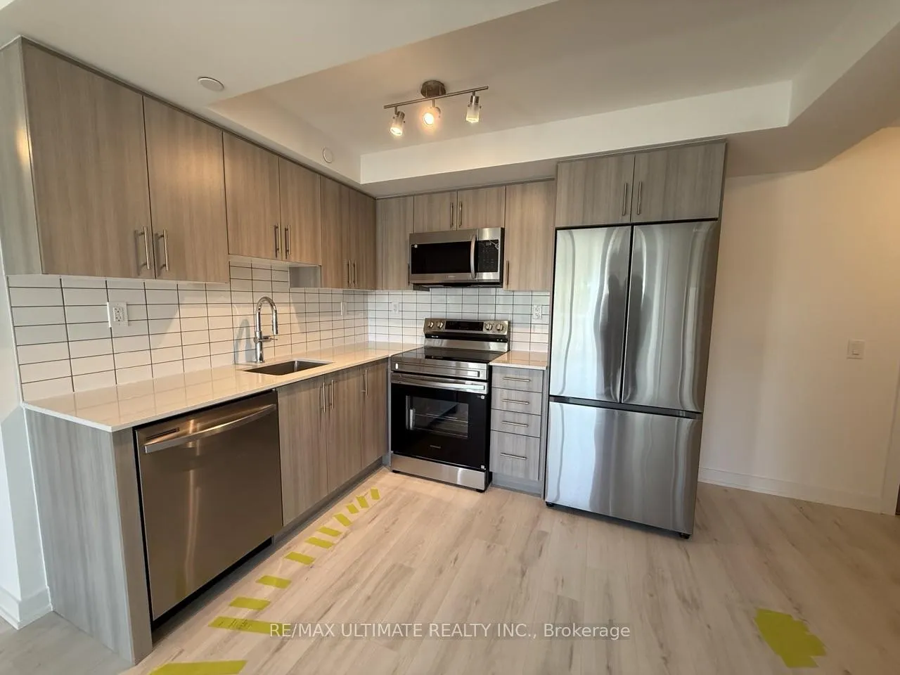 Photo 3 of Unit 311, 1010 Sandy Beach Road, Pickering, Bay Ridges — HOMEH