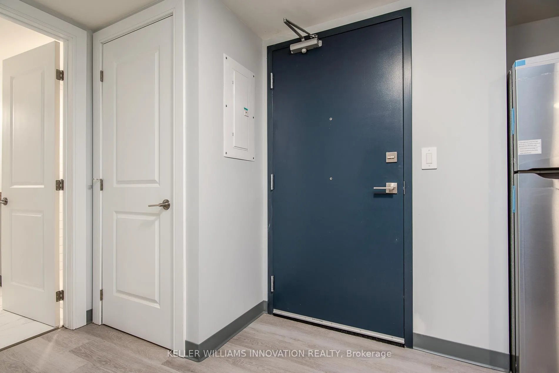 Photo 9 of Unit 002, 10 Queen Street, St. Thomas — HOMEH