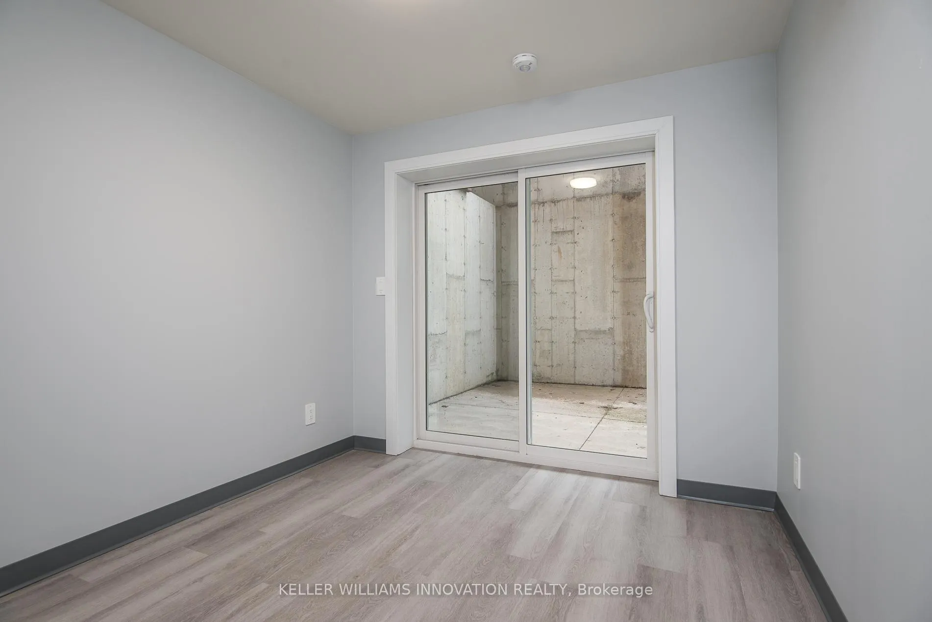 Photo 6 of Unit 002, 10 Queen Street, St. Thomas — HOMEH