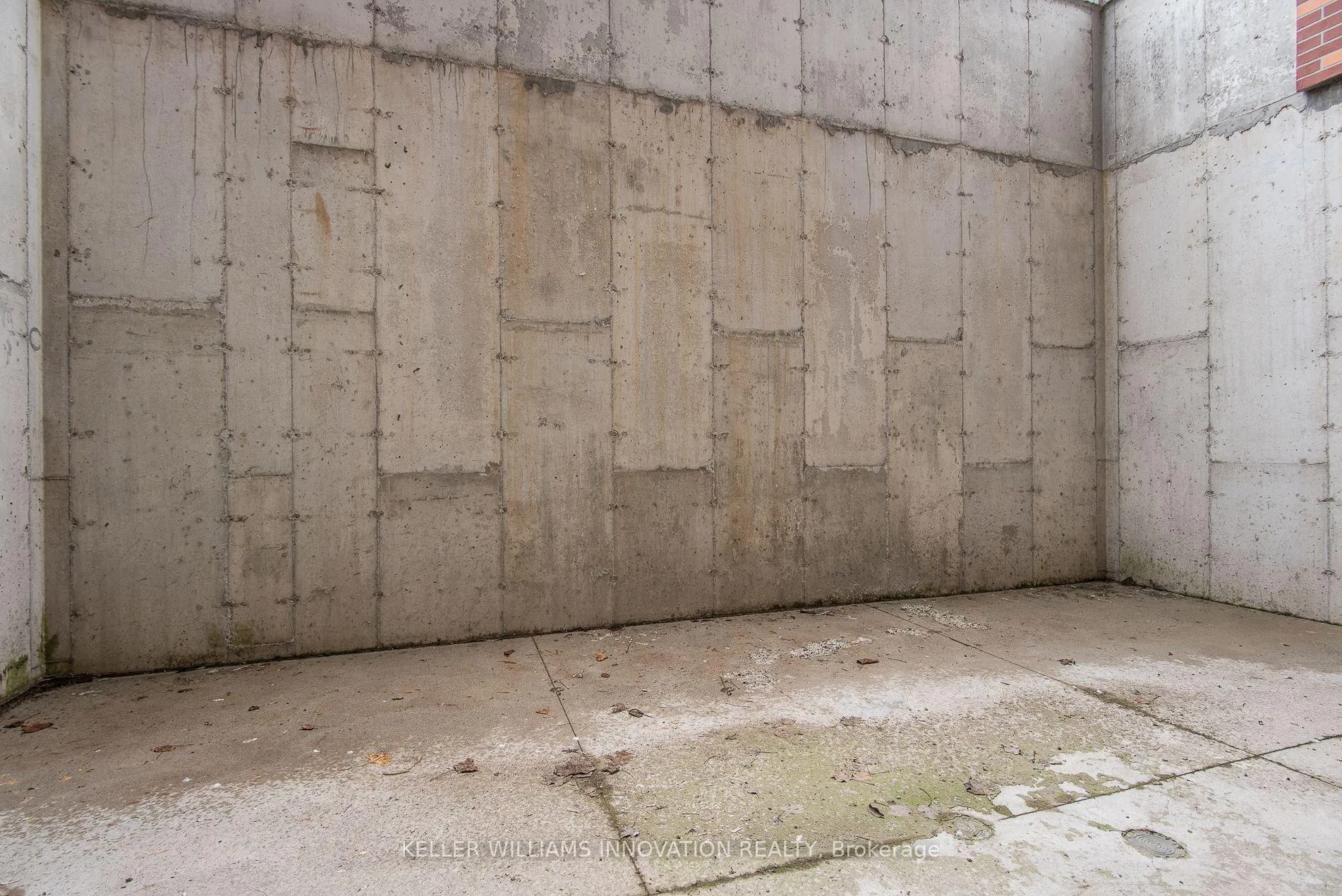 Photo 21 of Unit 002, 10 Queen Street, St. Thomas — HOMEH