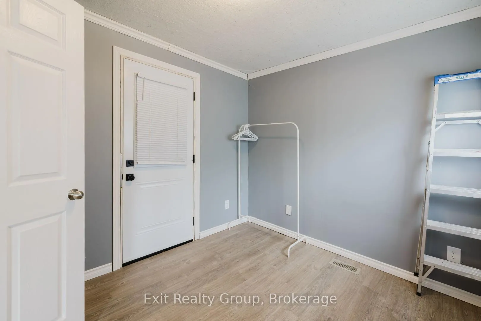 Photo 9 of 53 Quinte View Drive, Quinte West, Sidney Ward — HOMEH