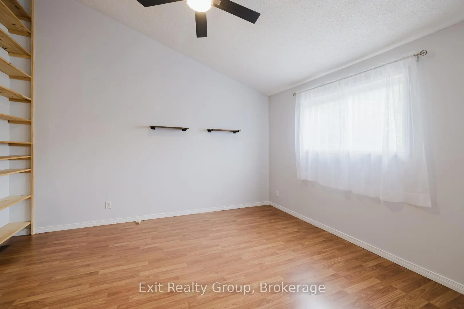 Photo 21 of 53 Quinte View Drive, Quinte West, Sidney Ward — HOMEH