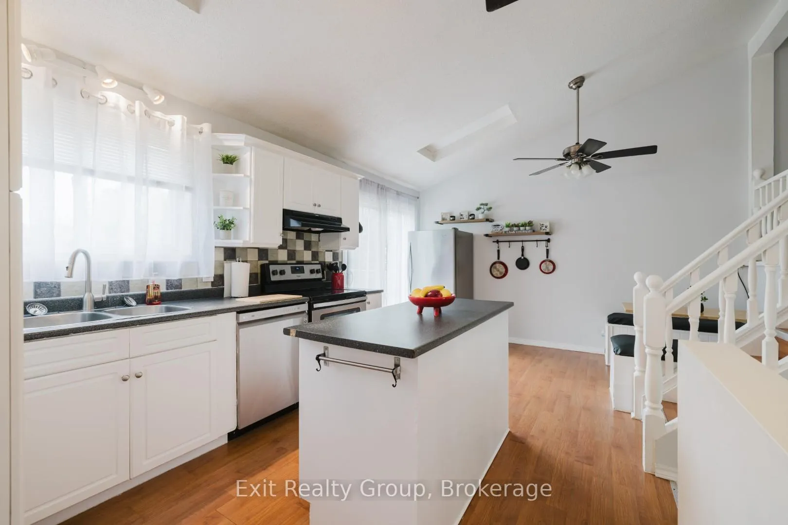 Photo 23 of 53 Quinte View Drive, Quinte West, Sidney Ward — HOMEH