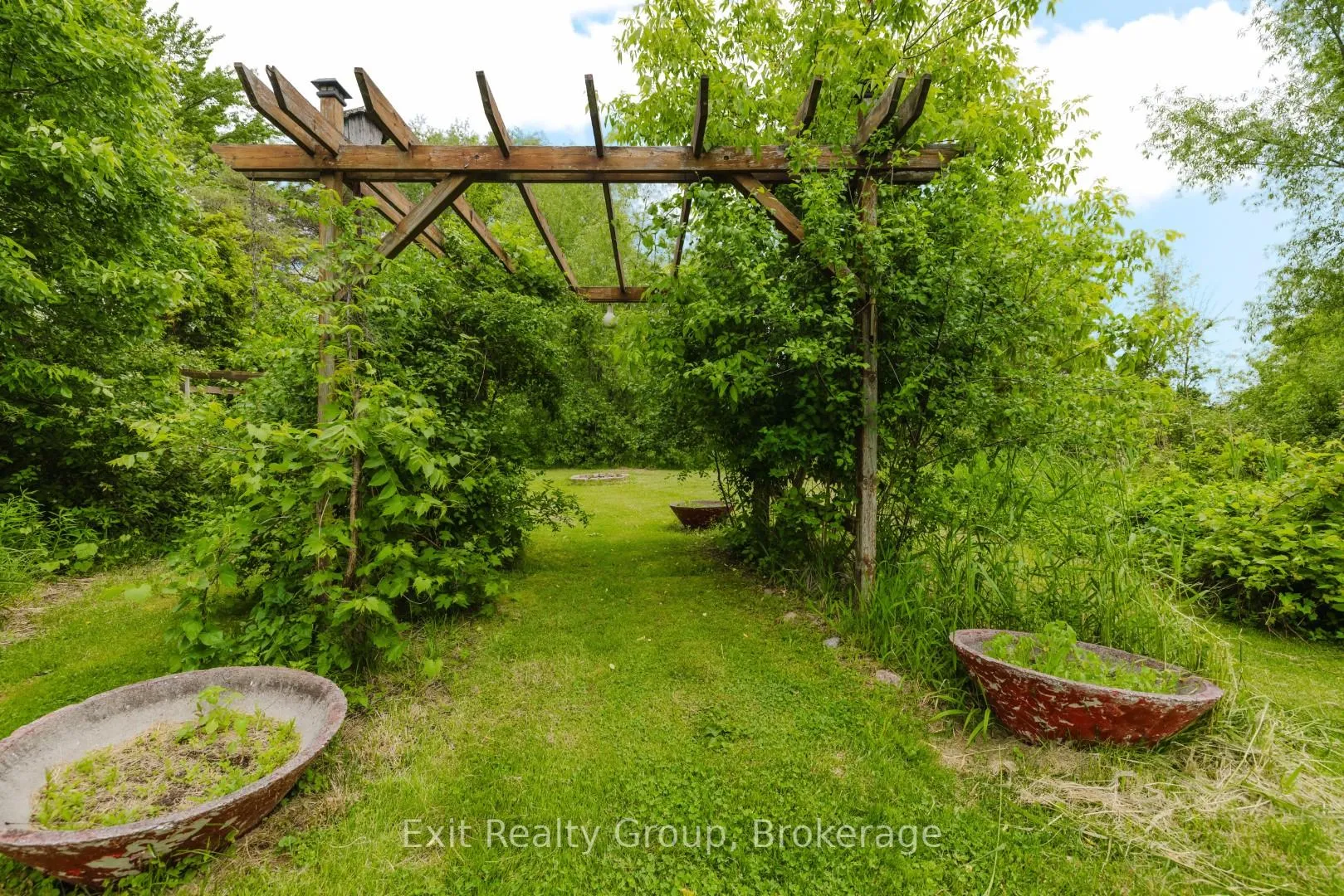 Photo 43 of 53 Quinte View Drive, Quinte West, Sidney Ward — HOMEH