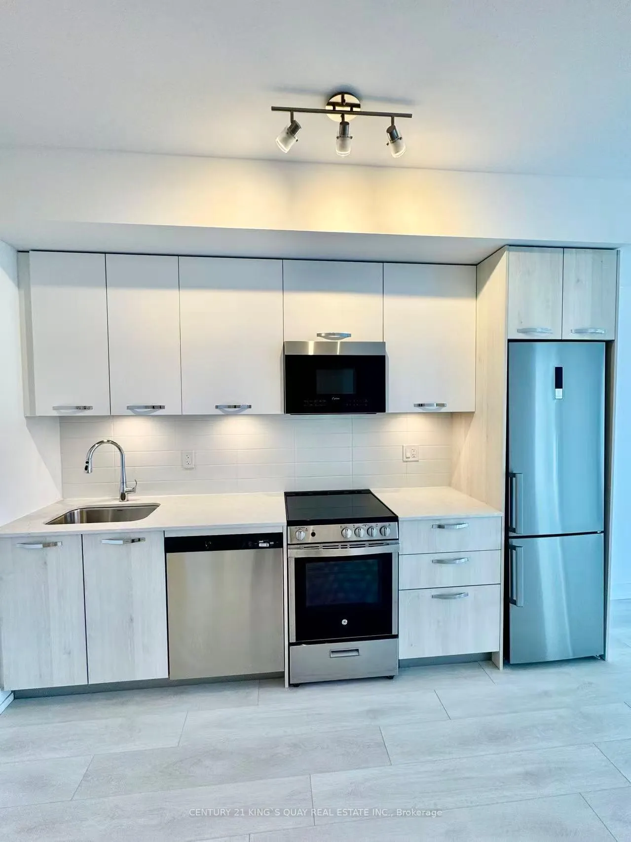 Photo 2 of Unit 901, 75 James Street S, Hamilton, Corktown — HOMEH