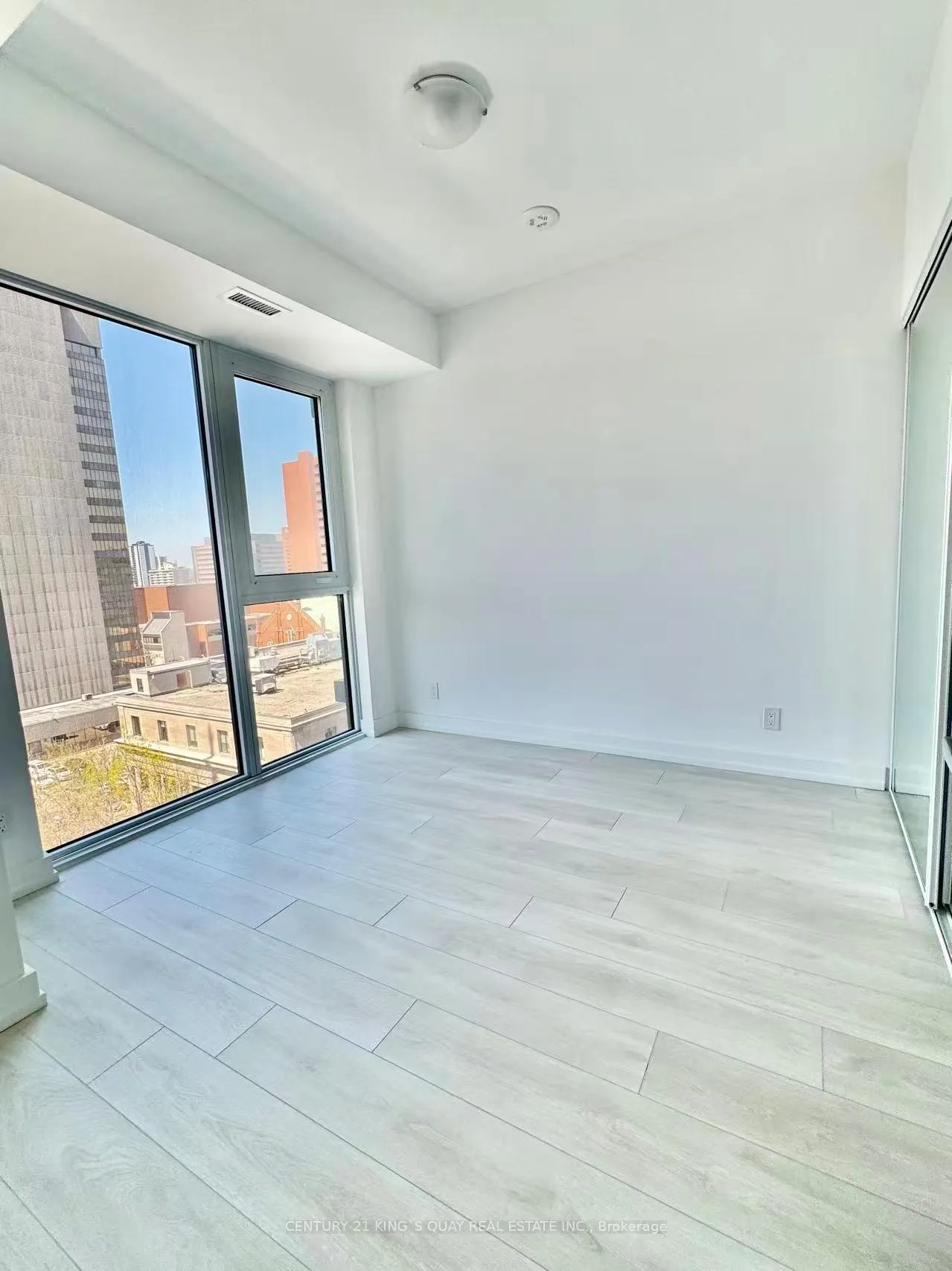 Photo 11 of Unit 901, 75 James Street S, Hamilton, Corktown — HOMEH