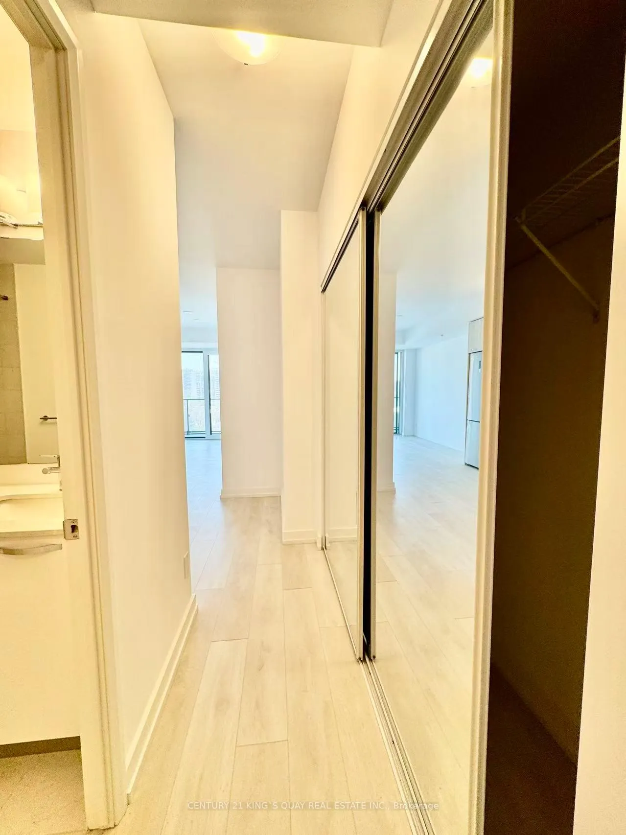Photo 13 of Unit 901, 75 James Street S, Hamilton, Corktown — HOMEH