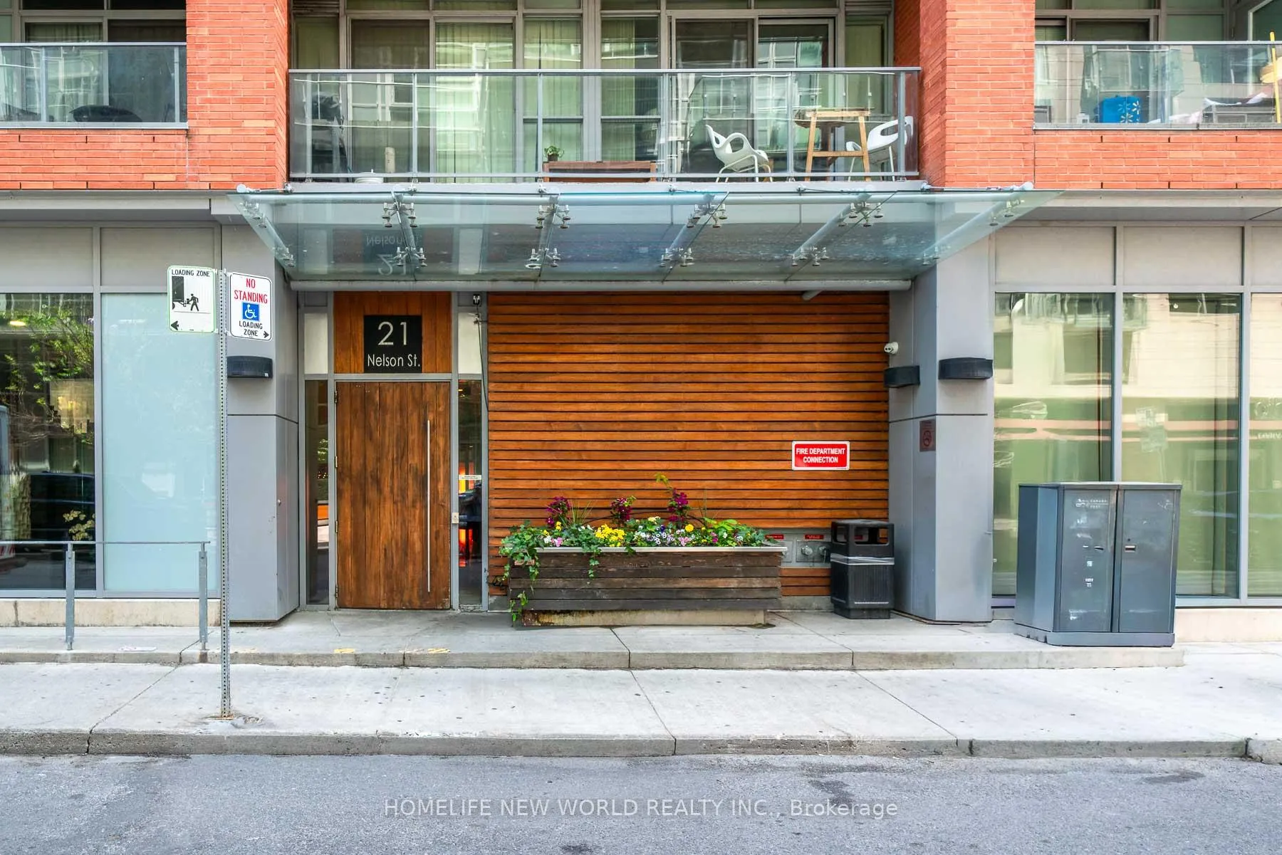 Photo 2 of Unit UPH13, 21 Nelson Street, Toronto, Waterfront Communities — HOMEH