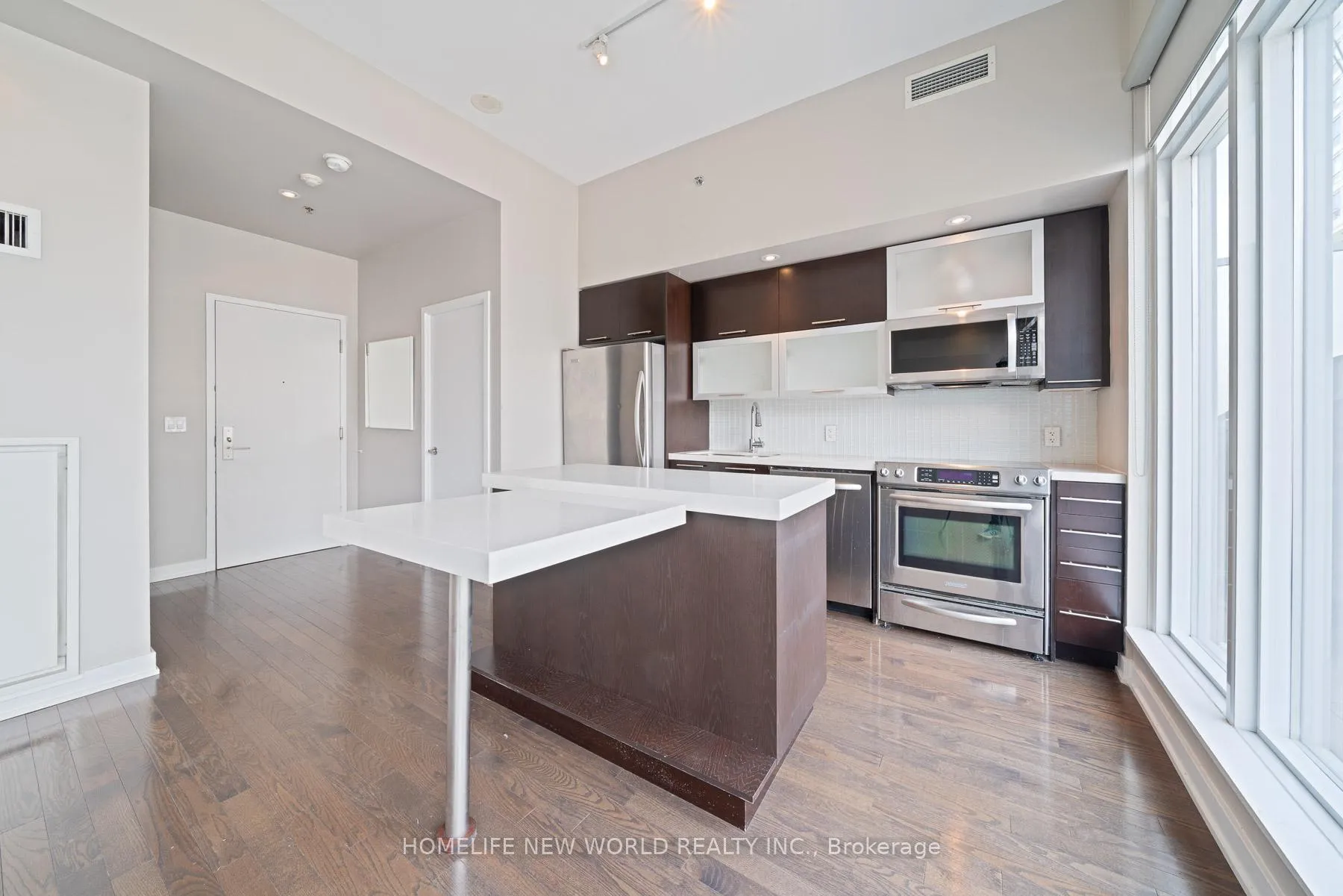 Photo 5 of Unit UPH13, 21 Nelson Street, Toronto, Waterfront Communities — HOMEH