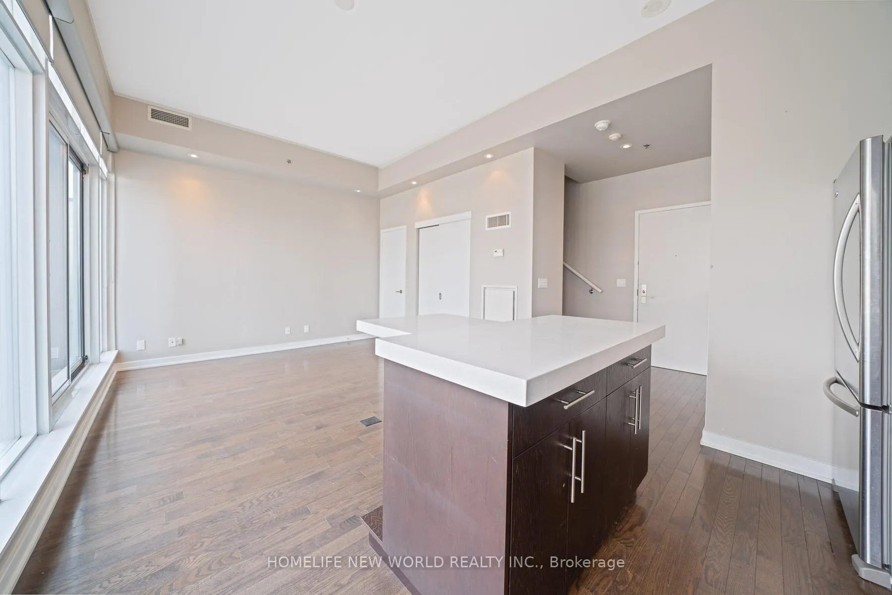 Photo 8 of Unit UPH13, 21 Nelson Street, Toronto, Waterfront Communities — HOMEH