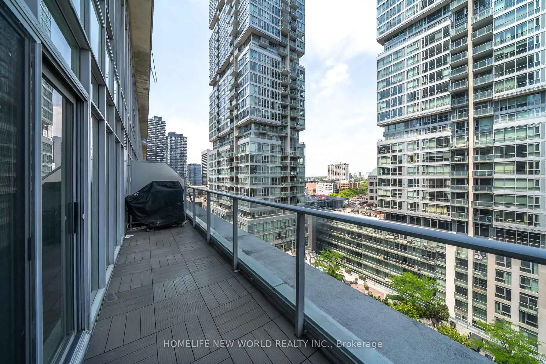 Photo 21 of Unit UPH13, 21 Nelson Street, Toronto, Waterfront Communities — HOMEH