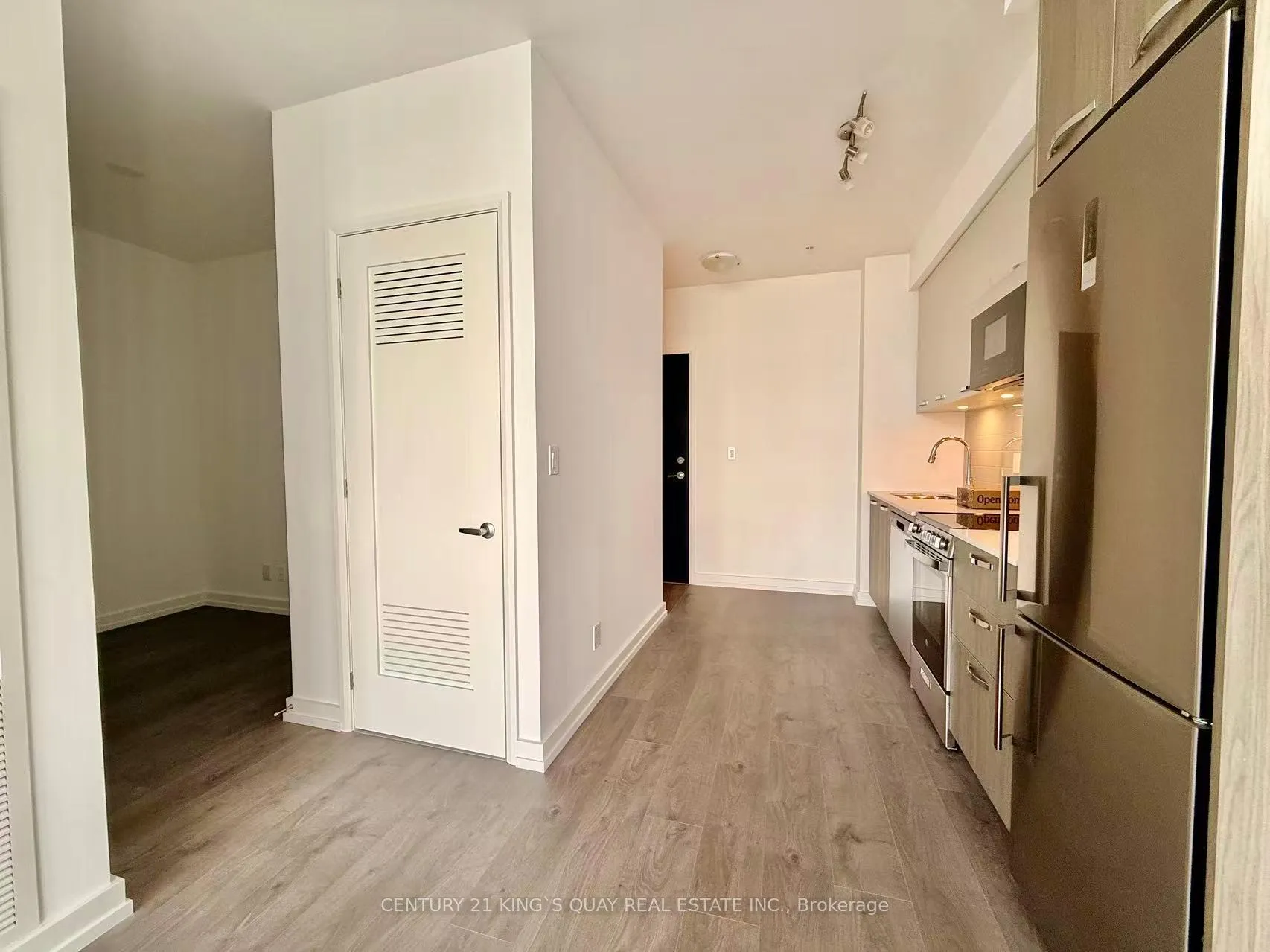 Photo 11 of Unit 1605, 75 James Street S, Hamilton, Corktown — HOMEH