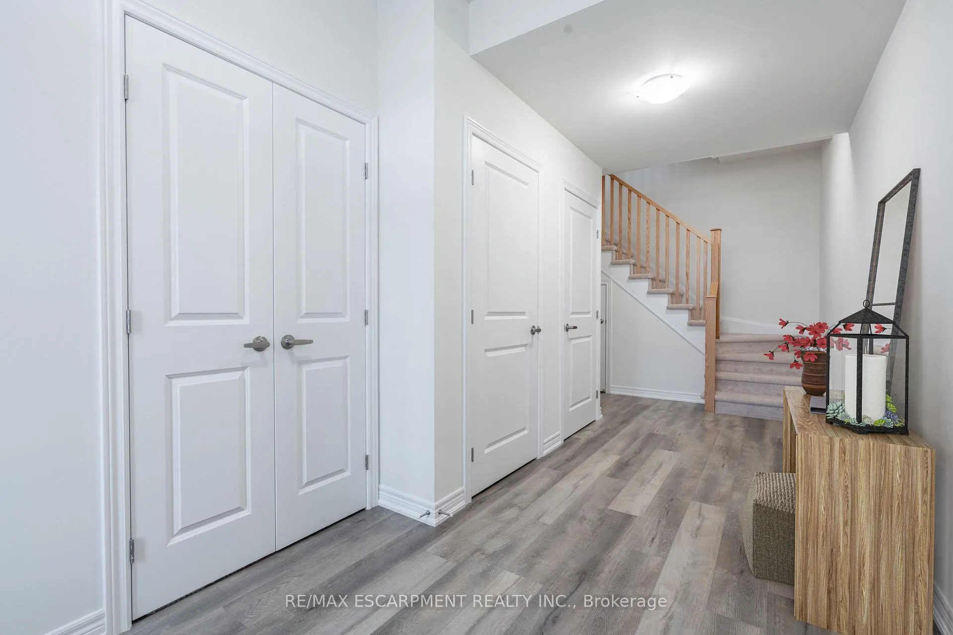 Photo 2 of 1278 Baseline Road, Hamilton, Winona Park — HOMEH