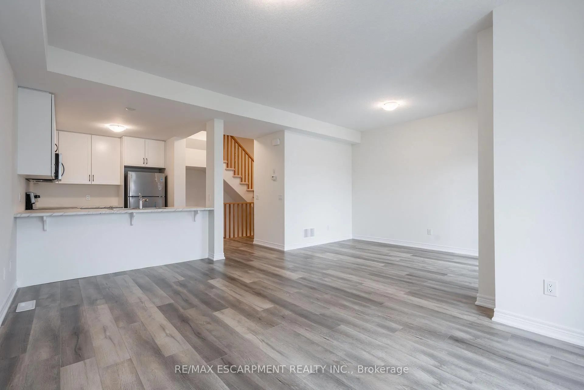 Photo 8 of 1278 Baseline Road, Hamilton, Winona Park — HOMEH