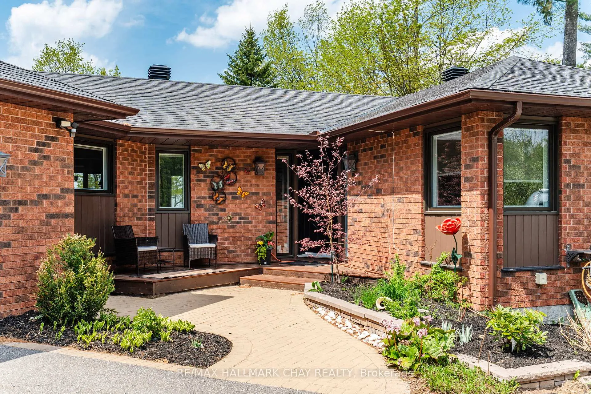 Photo 2 of 16 Highland Drive, Oro-Medonte, Horseshoe Valley — HOMEH
