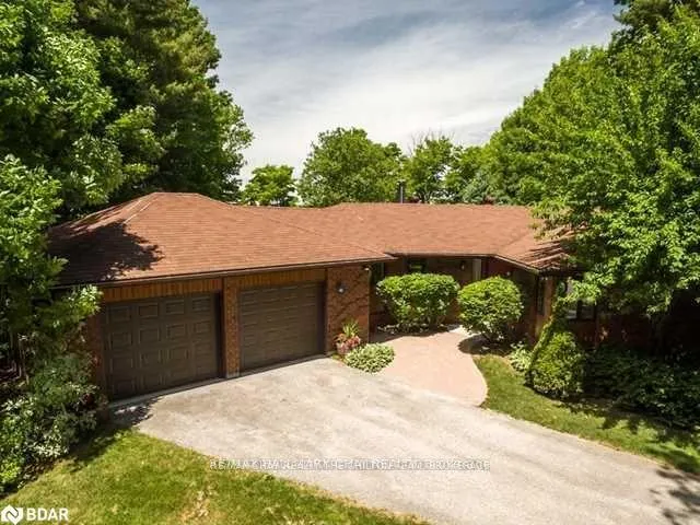 Photo 3 of 16 Highland Drive, Oro-Medonte, Horseshoe Valley — HOMEH