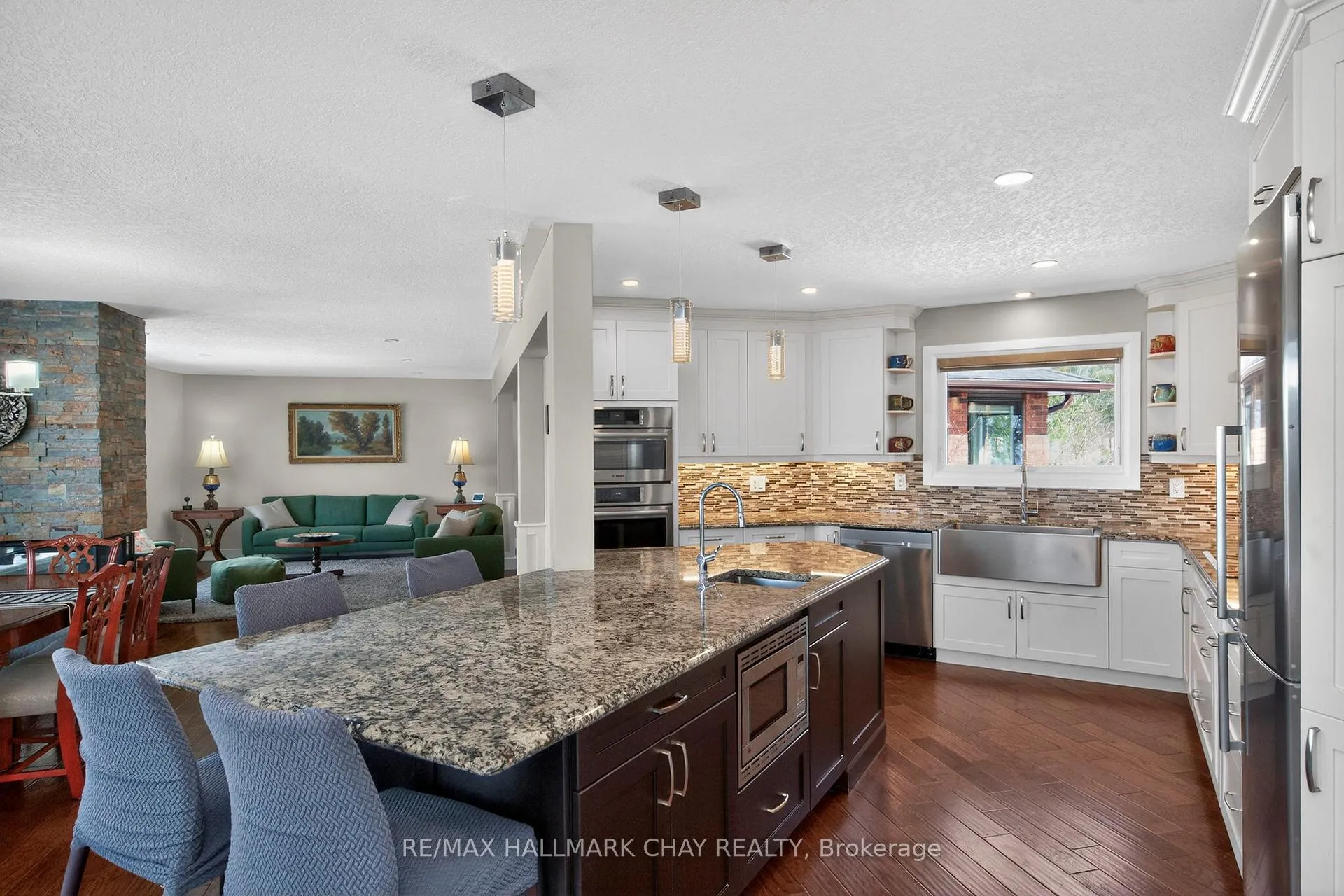 Photo 8 of 16 Highland Drive, Oro-Medonte, Horseshoe Valley — HOMEH