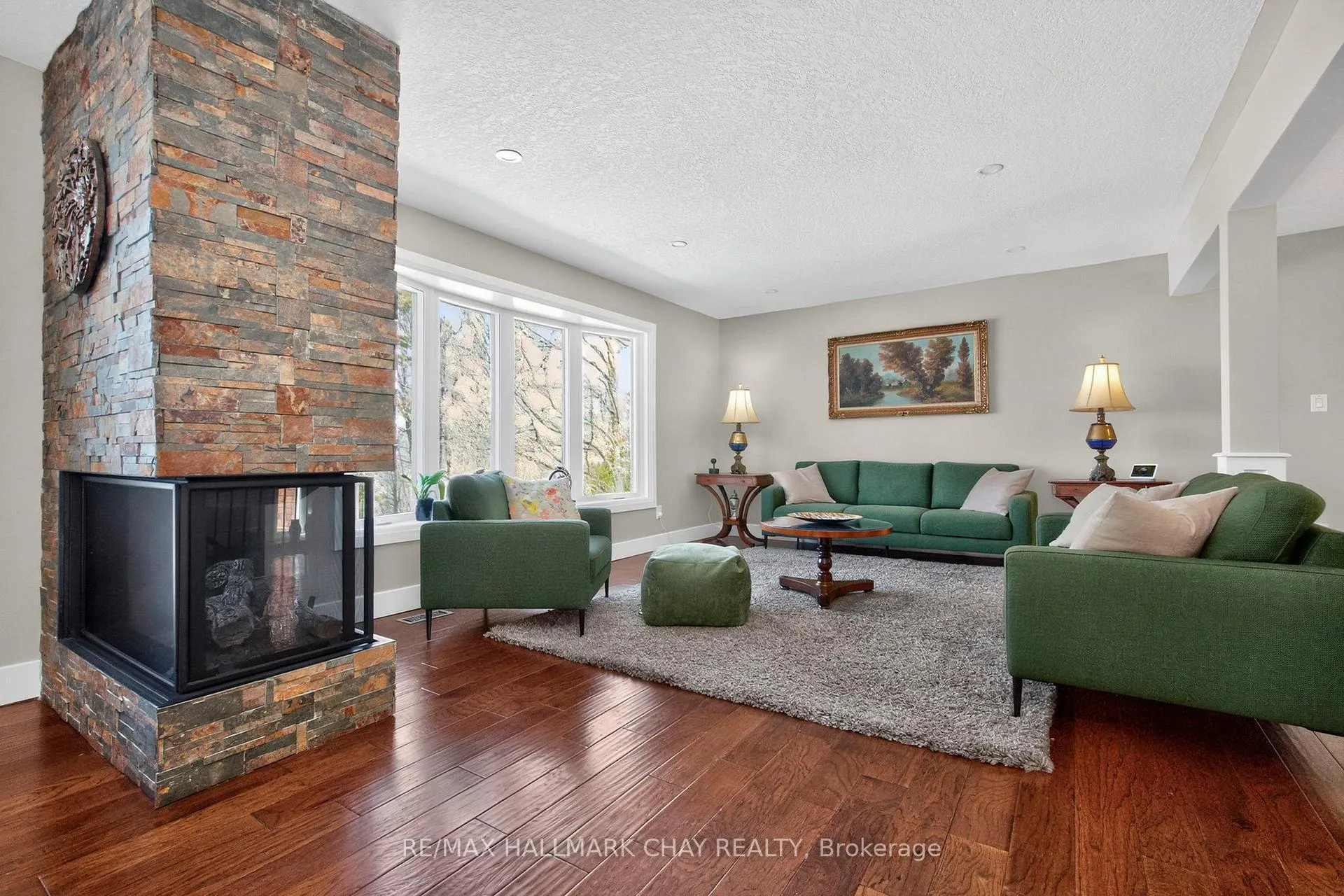 Photo 13 of 16 Highland Drive, Oro-Medonte, Horseshoe Valley — HOMEH