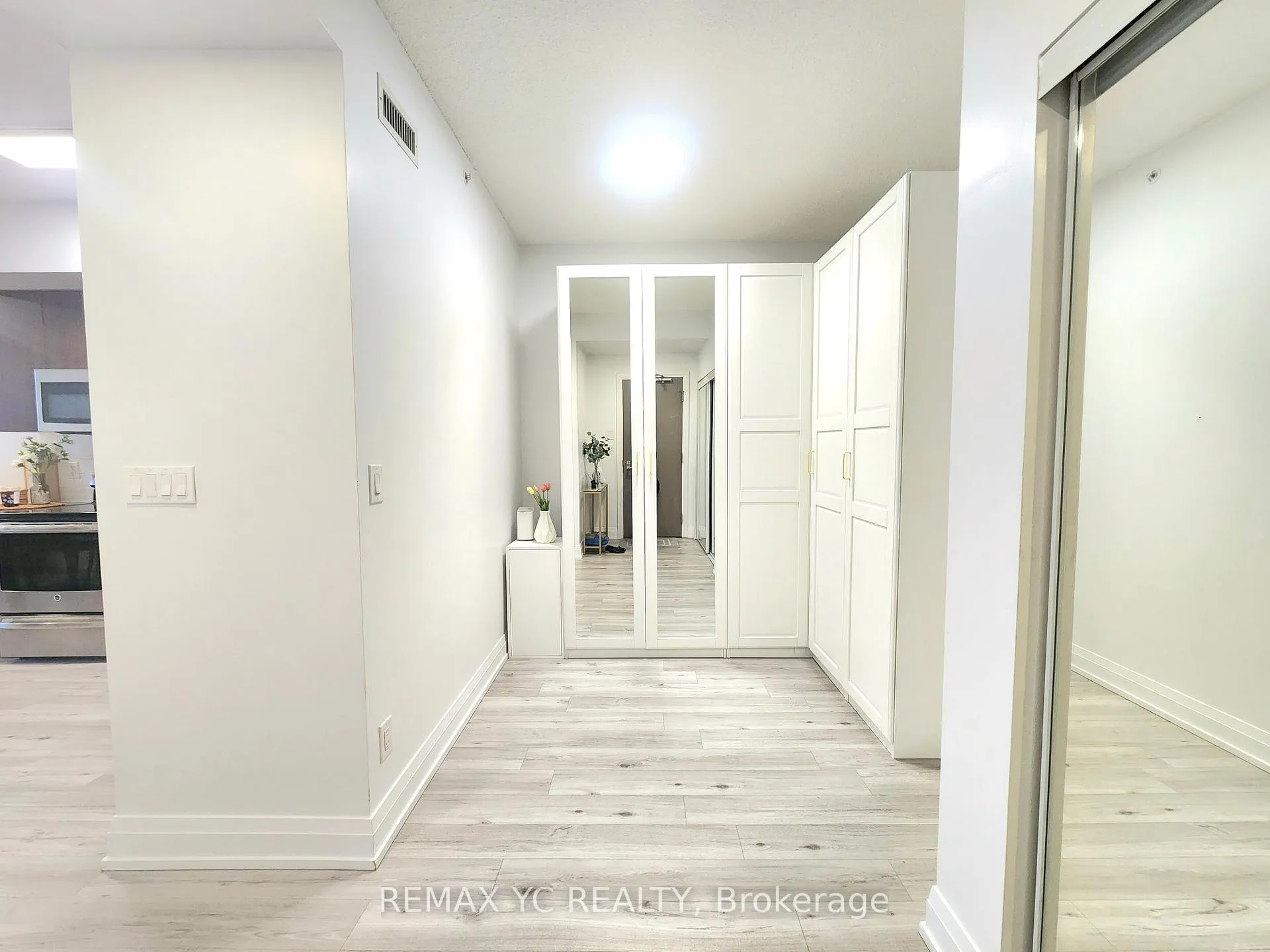 Photo 11 of Unit 1007, 7165 Yonge Street, Markham, Grandview — HOMEH