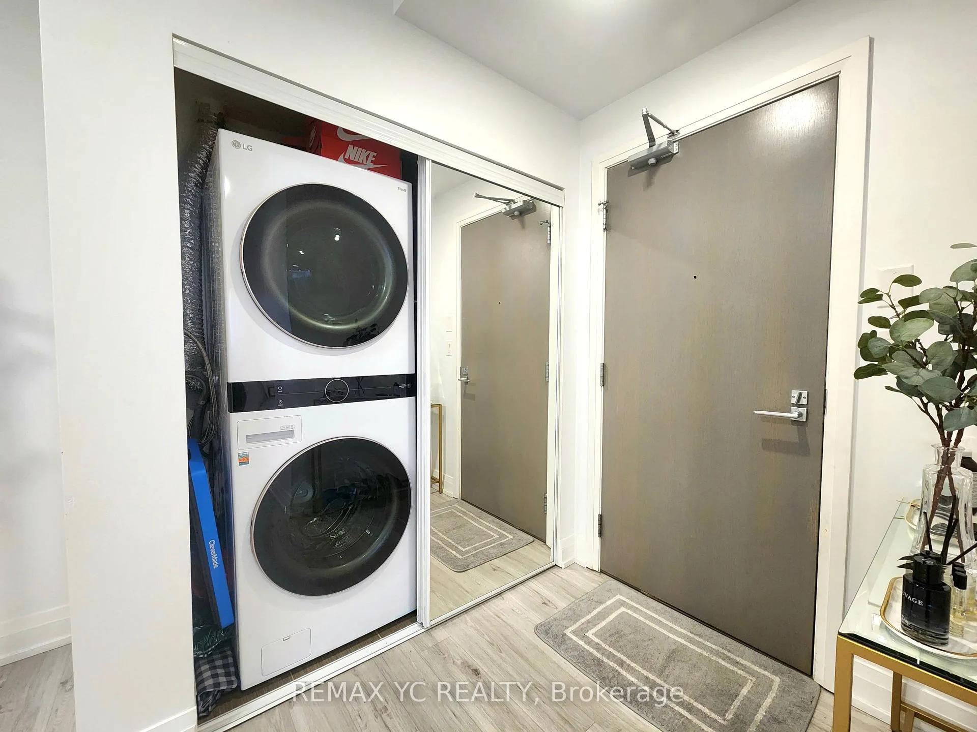 Photo 14 of Unit 1007, 7165 Yonge Street, Markham, Grandview — HOMEH