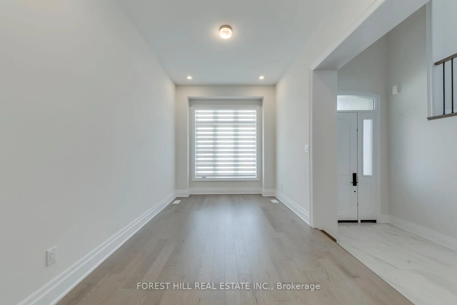 Photo 4 of 35 Gianvito Crescent, King, King City — HOMEH