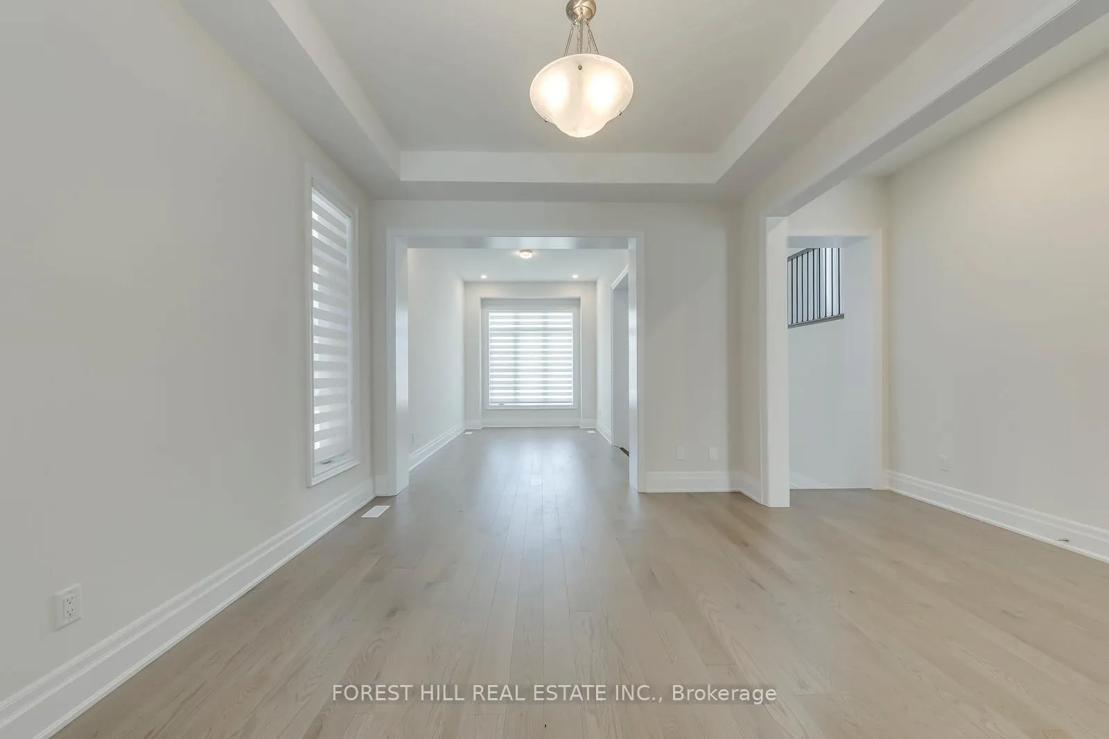 Photo 5 of 35 Gianvito Crescent, King, King City — HOMEH