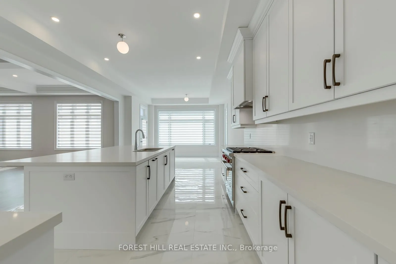 Photo 11 of 35 Gianvito Crescent, King, King City — HOMEH