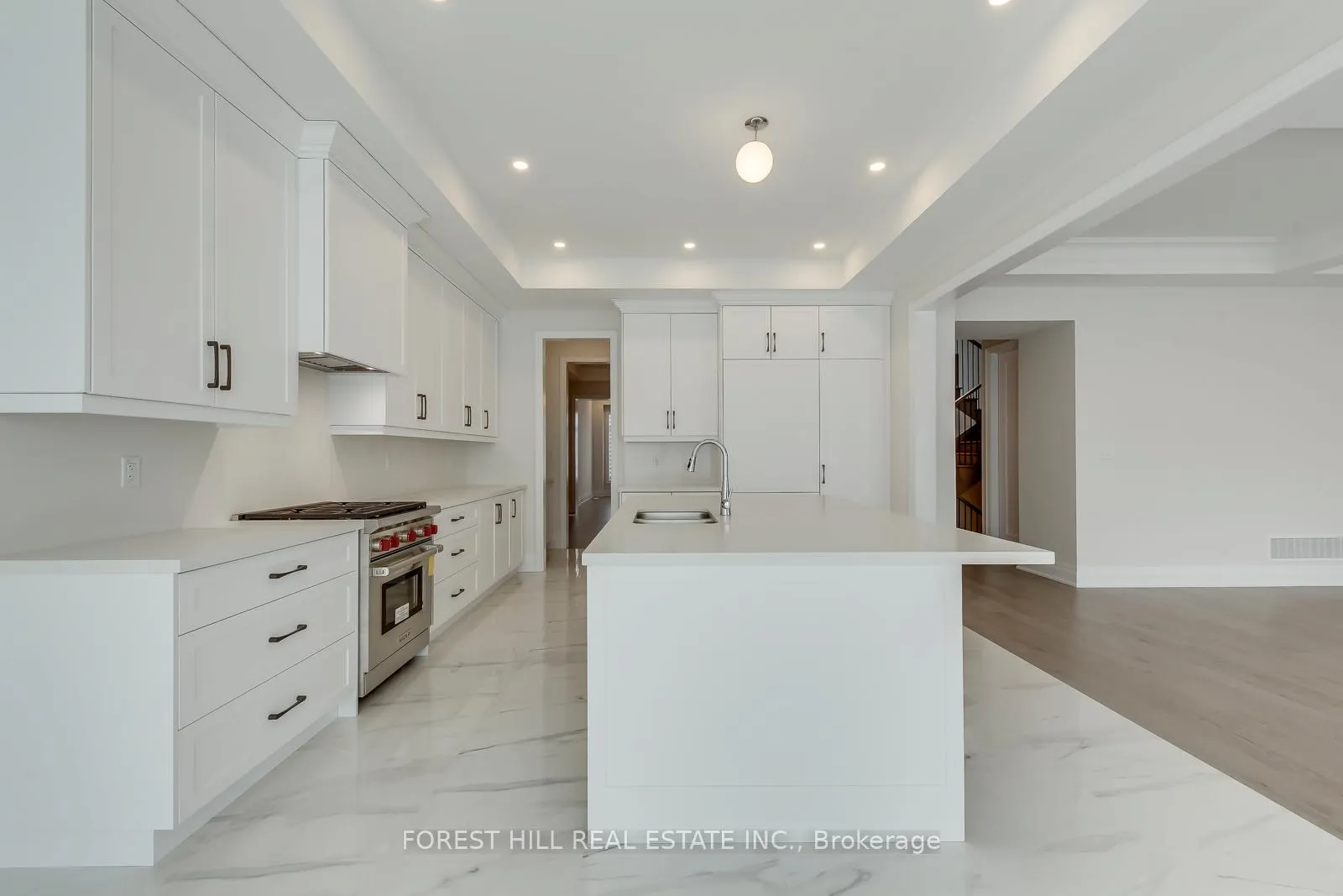 Photo 13 of 35 Gianvito Crescent, King, King City — HOMEH