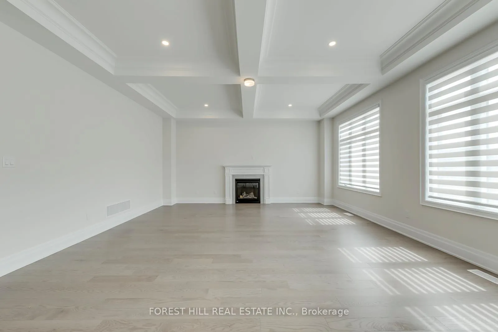 Photo 20 of 35 Gianvito Crescent, King, King City — HOMEH