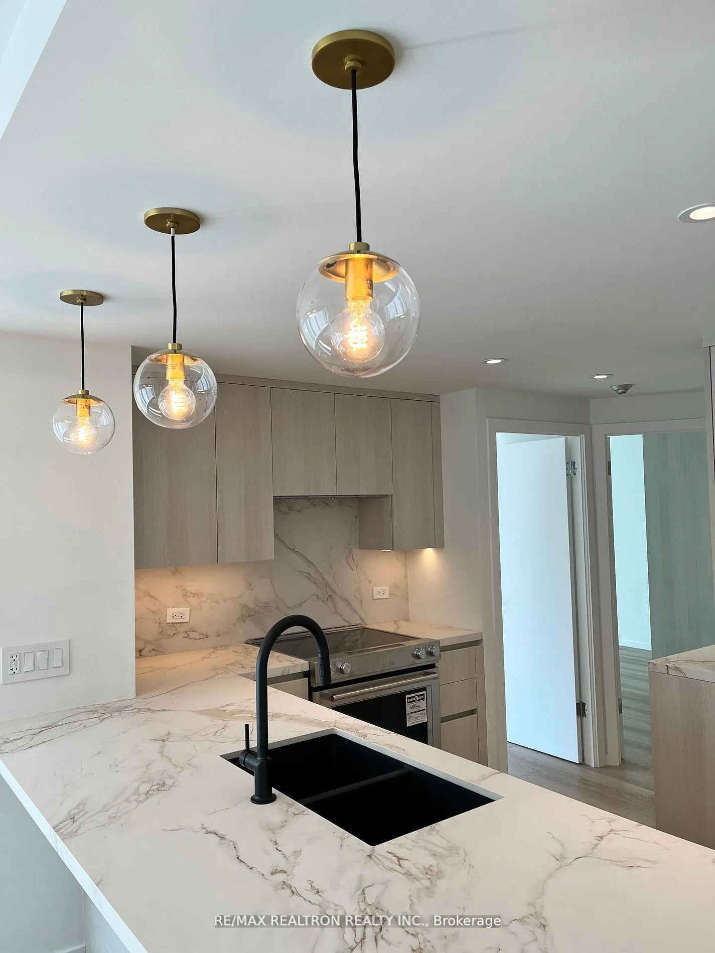 Photo 24 of Unit 1705, 33 University Avenue, Toronto, Bay Street Corridor — HOMEH