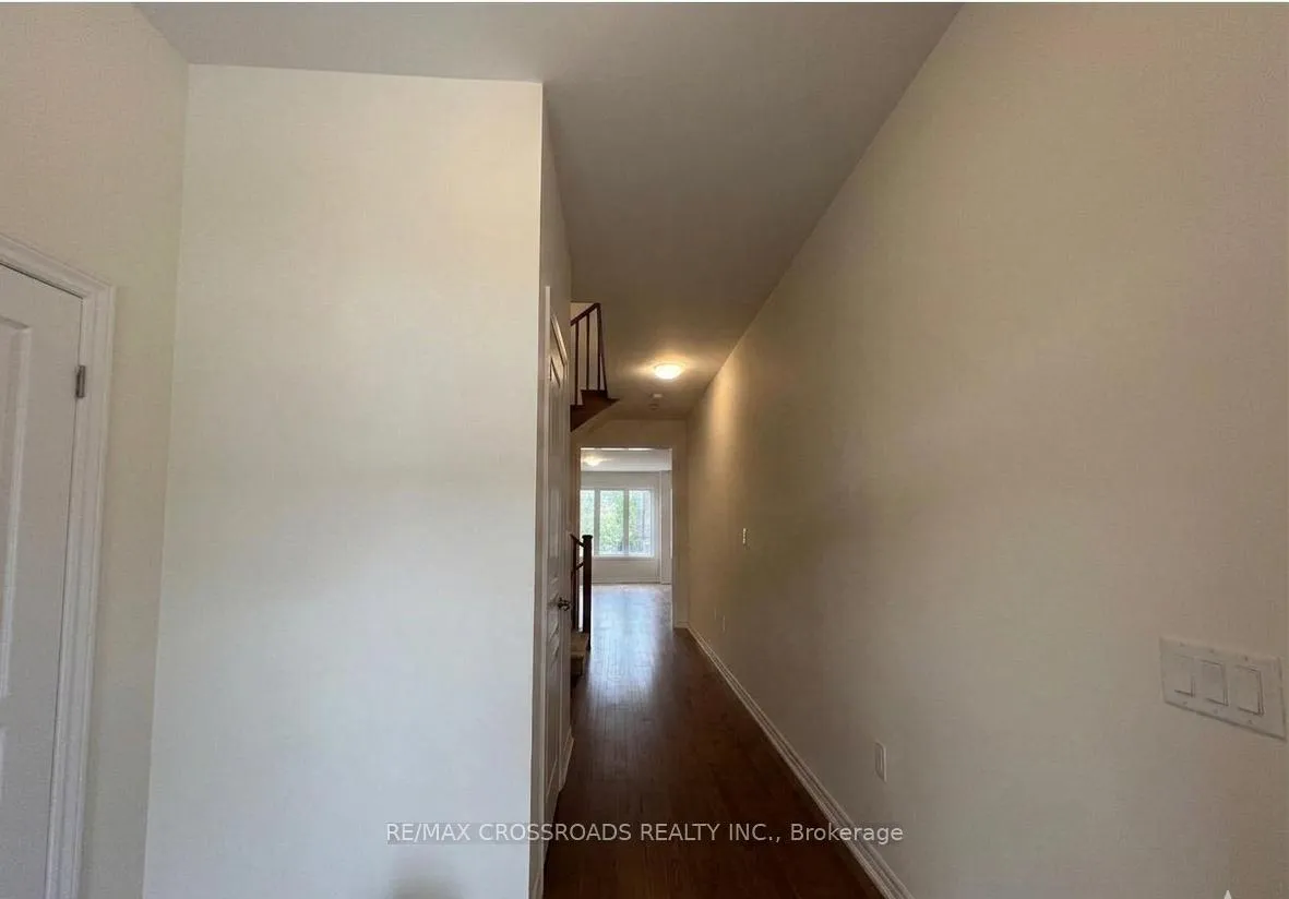 Photo 3 of 22 Blick Crescent, Aurora, Bayview Northeast — HOMEH